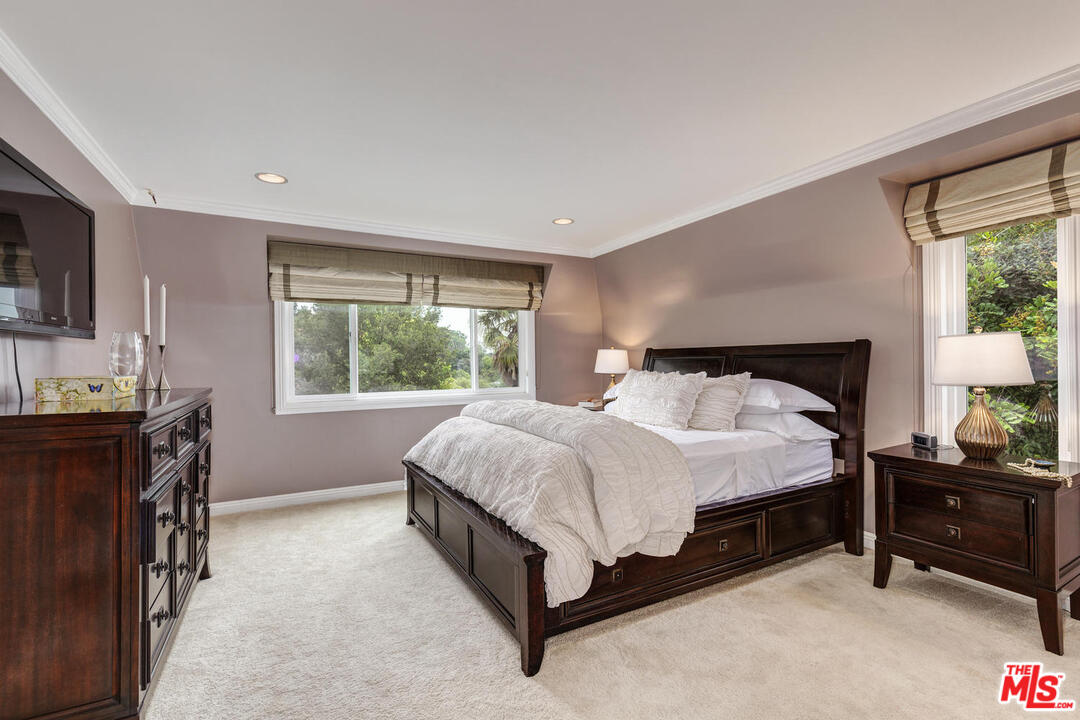 70 Club Road Pasadena, CA 91105 - Photo 17 of 37