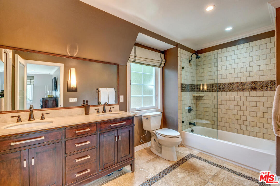 70 Club Road Pasadena, CA 91105 - Photo 18 of 37