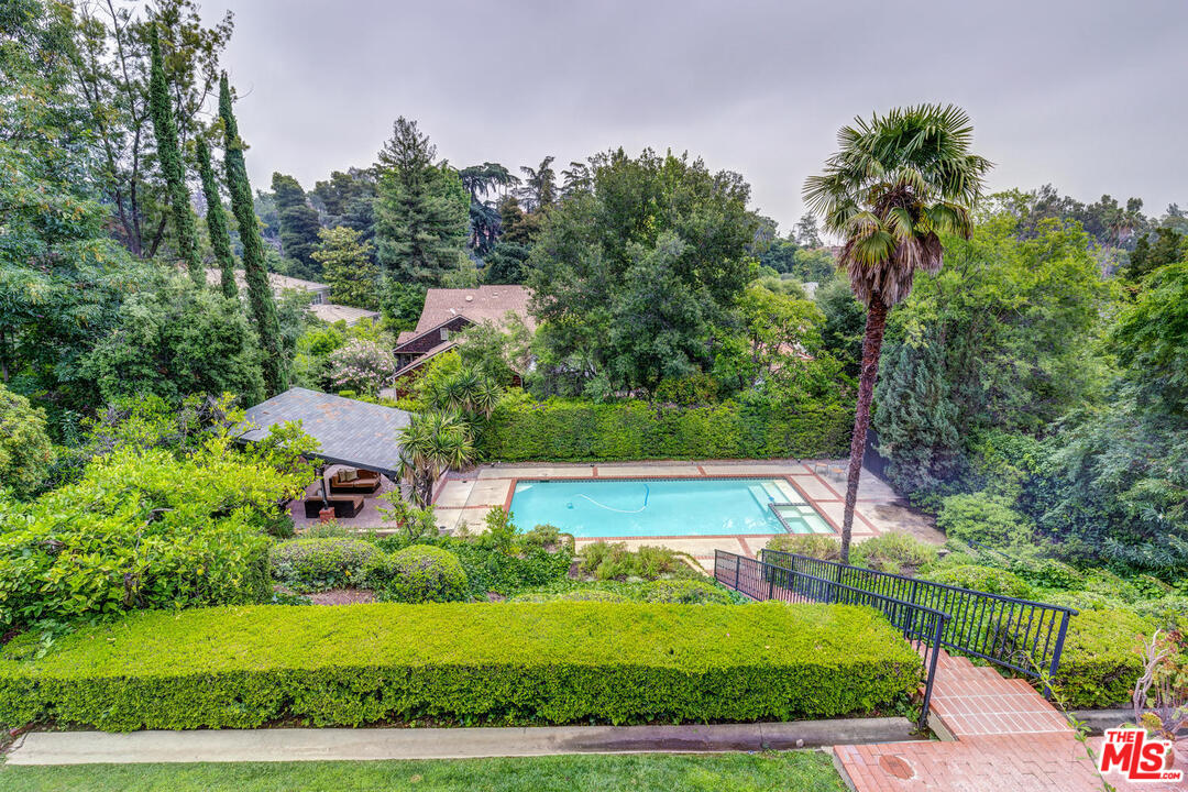 70 Club Road Pasadena, CA 91105 - Photo 3 of 37