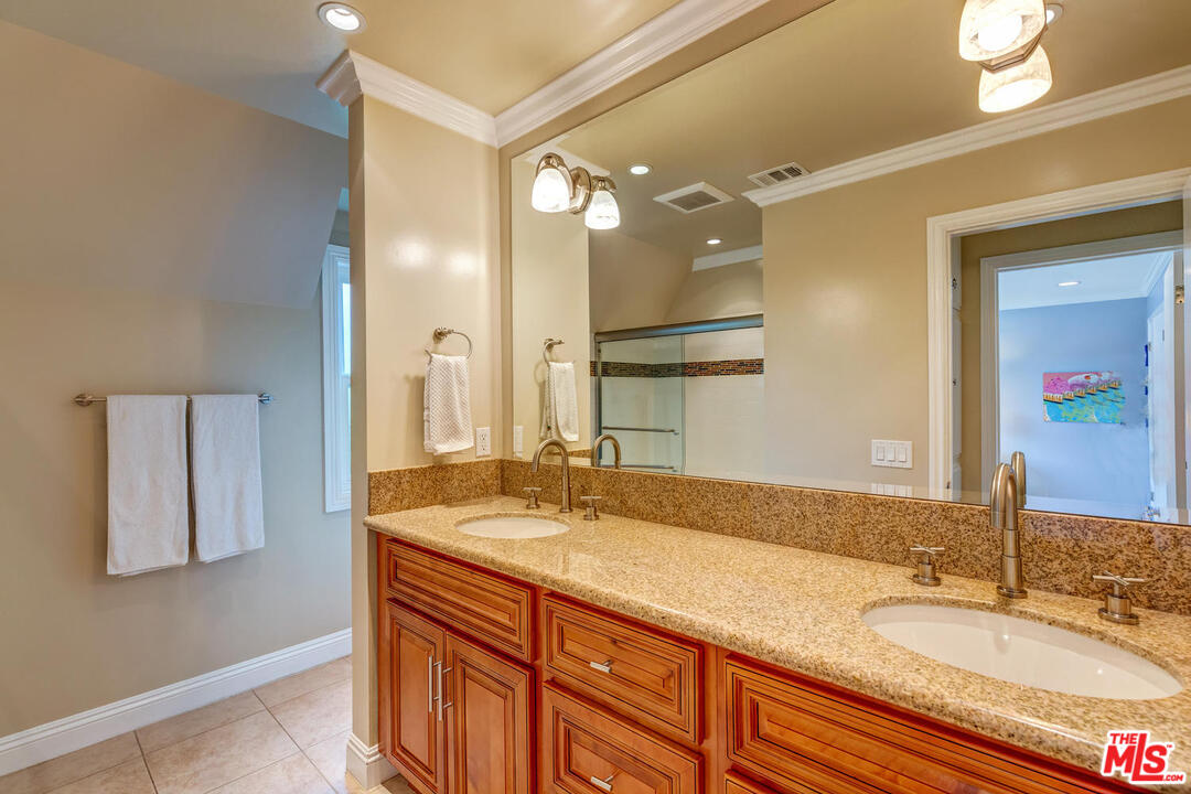 70 Club Road Pasadena, CA 91105 - Photo 22 of 37