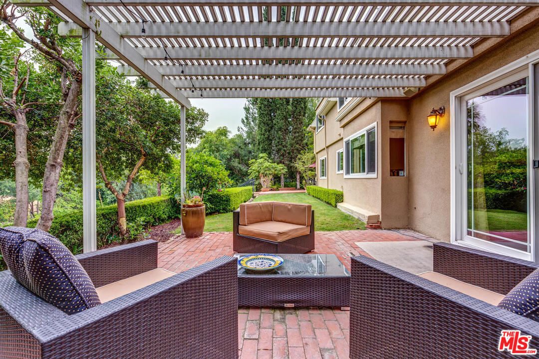 70 Club Road Pasadena, CA 91105 - Photo 26 of 37