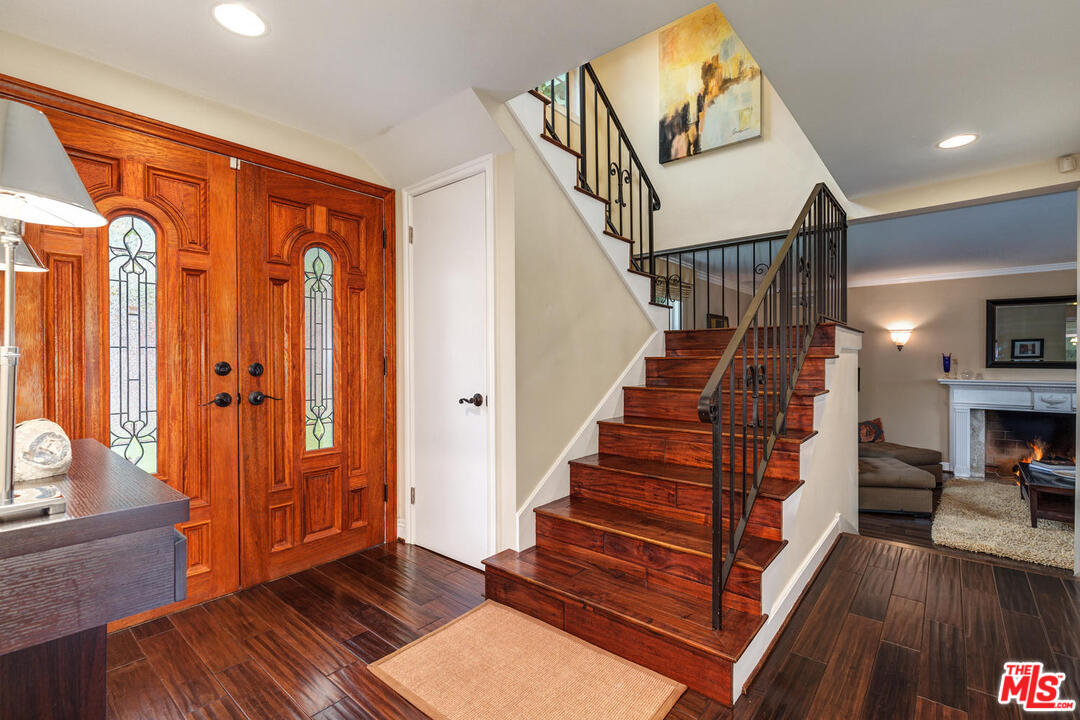 70 Club Road Pasadena, CA 91105 - Photo 4 of 37