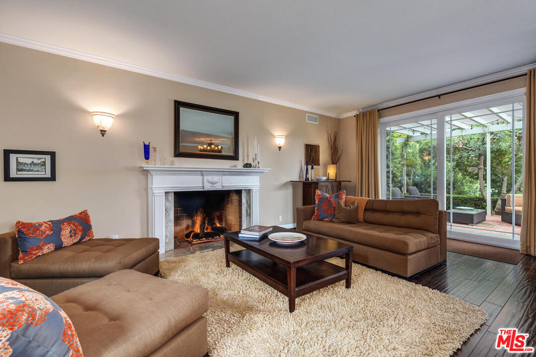 70 Club Road Pasadena, CA 91105 - Photo 5 of 37