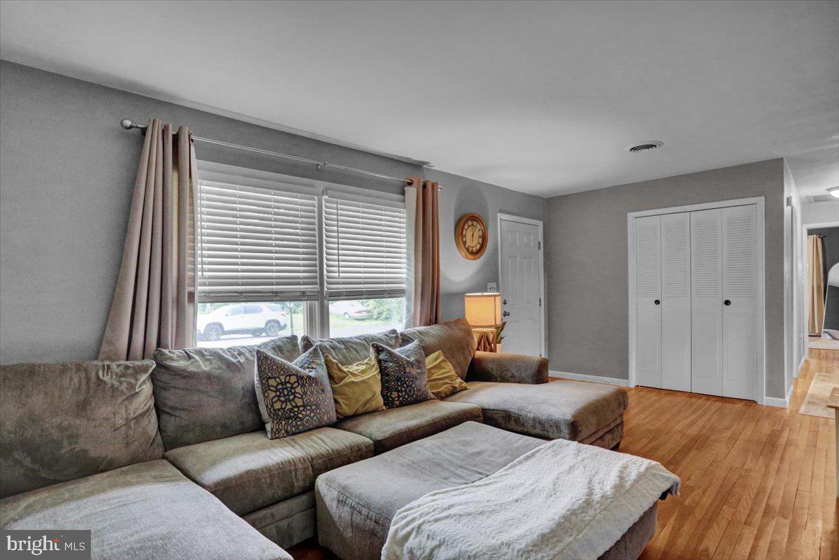 203 Beverly Avenue Reading, PA 19607 - Photo 2 of 26