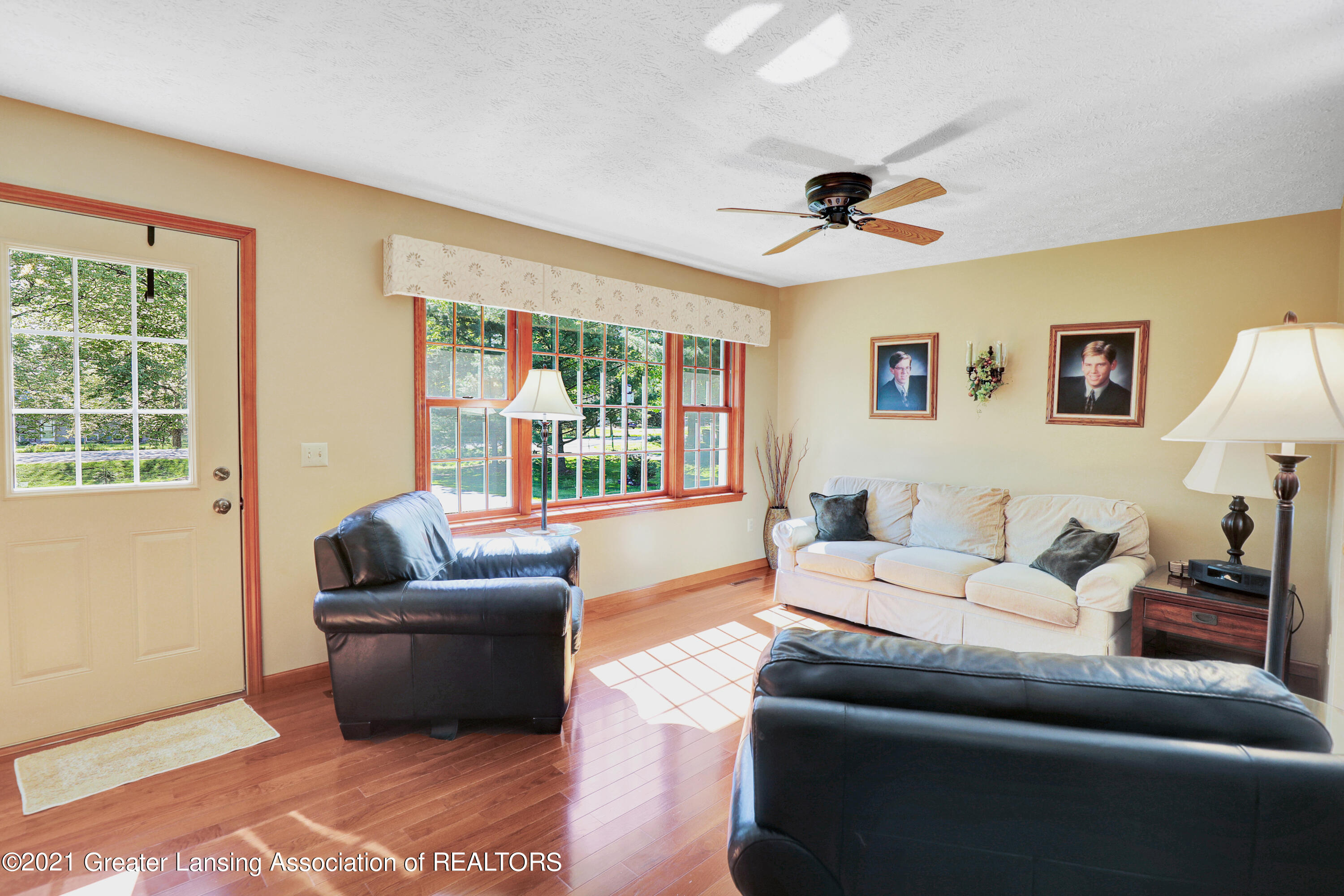 12288 Airport Road Dewitt, MI 48820 - Photo 5 of 32 Living