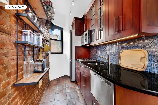 $929,000 | 613 East 6th Street, Unit 5C | East Village