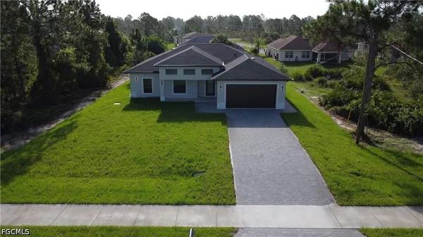 $2,250 | 847 Bell Boulevard, Lehigh Acres, FL 33974