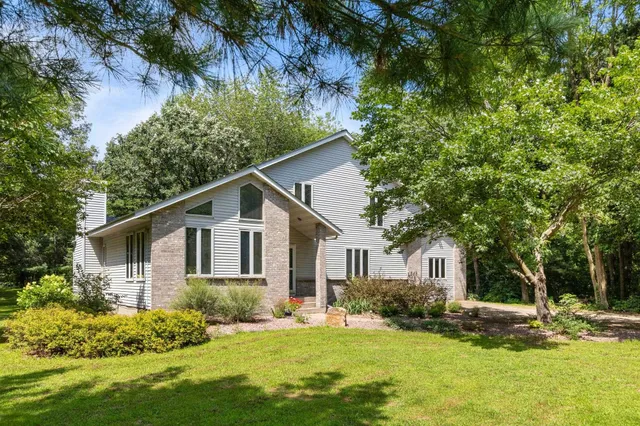 $599,900 | N6215 3rd Drive, Plainfield, WI 54966