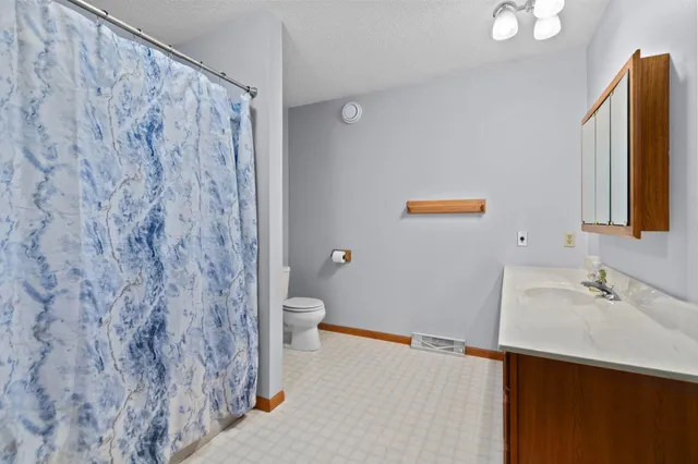 $599,900 | N6215 3rd Drive, Plainfield, WI 54966