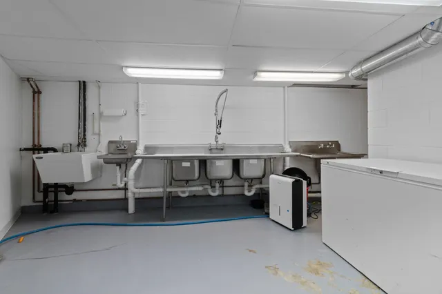 $599,900 | N6215 3rd Drive, Plainfield, WI 54966