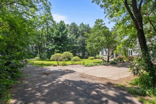 $599,900 | N6215 3rd Drive, Plainfield, WI 54966