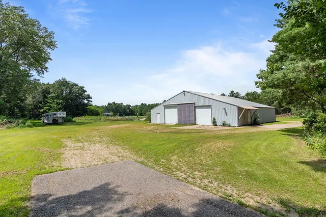 $599,900 | N6215 3rd Drive, Plainfield, WI 54966