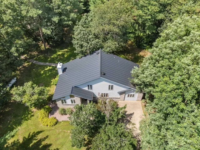 $599,900 | N6215 3rd Drive, Plainfield, WI 54966