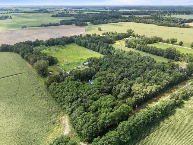 $599,900 | N6215 3rd Drive, Plainfield, WI 54966