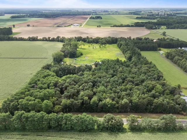 $599,900 | N6215 3rd Drive, Plainfield, WI 54966