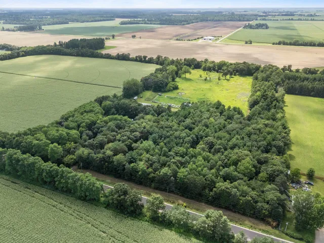 $599,900 | N6215 3rd Drive, Plainfield, WI 54966