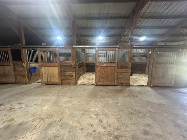 $599,900 | N6215 3rd Drive, Plainfield, WI 54966