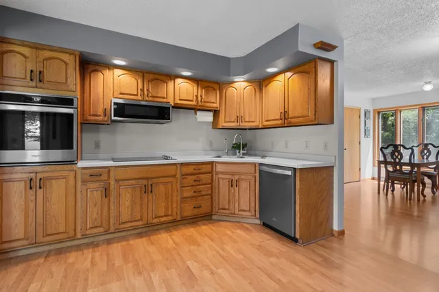 $599,900 | N6215 3rd Drive, Plainfield, WI 54966