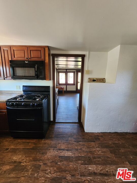 809 Talmadge Road Big Bear Lake, CA 92315 - Photo 11 of 48
