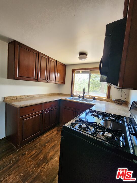 809 Talmadge Road Big Bear Lake, CA 92315 - Photo 8 of 48