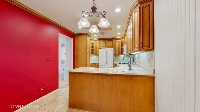 $389,000 | 4 Eton On Oxford Street, Rolling Meadows, IL 60008