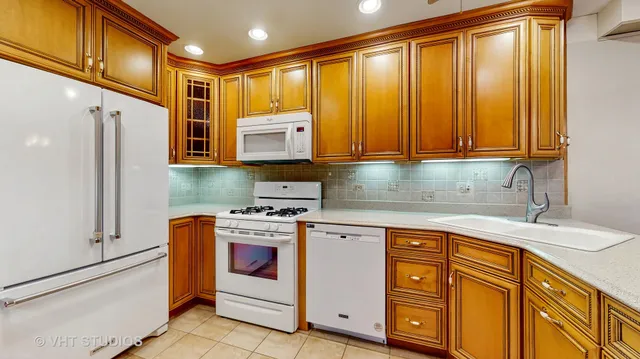 $389,000 | 4 Eton On Oxford Street, Rolling Meadows, IL 60008