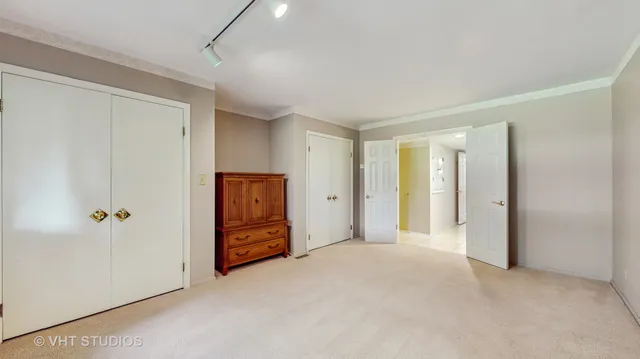 $389,000 | 4 Eton On Oxford Street, Rolling Meadows, IL 60008