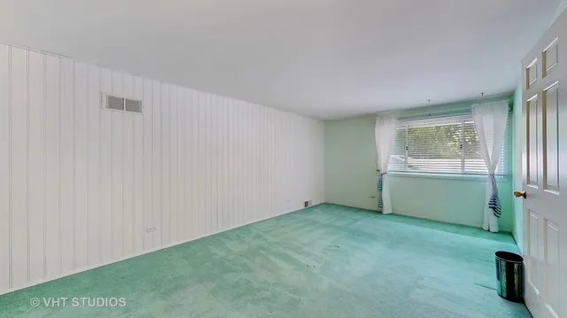 $389,000 | 4 Eton On Oxford Street, Rolling Meadows, IL 60008