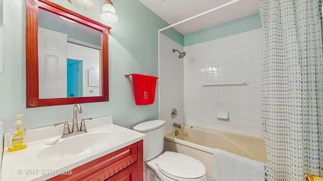 $389,000 | 4 Eton On Oxford Street, Rolling Meadows, IL 60008