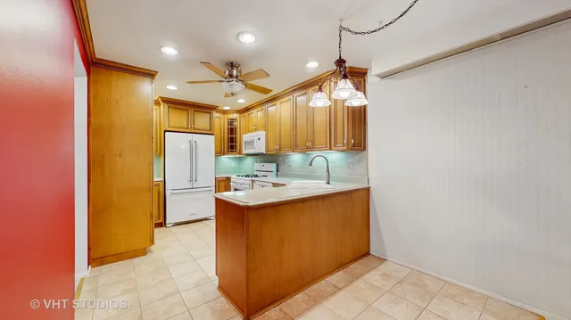 $389,000 | 4 Eton On Oxford Street, Rolling Meadows, IL 60008