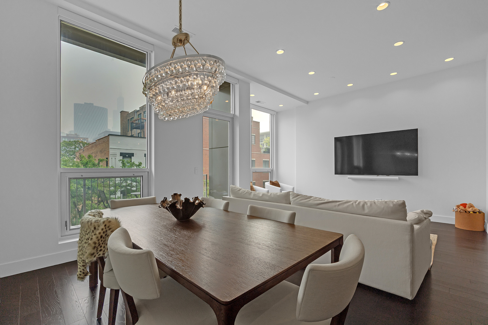 16 North Carpenter Street, Unit 3N Chicago, IL 60607 - Photo 12 of 23 Gallery Image 12