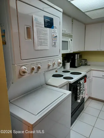 $2,000 | 2100 North Atlantic Avenue, Unit 207, Cocoa Beach, FL 32931