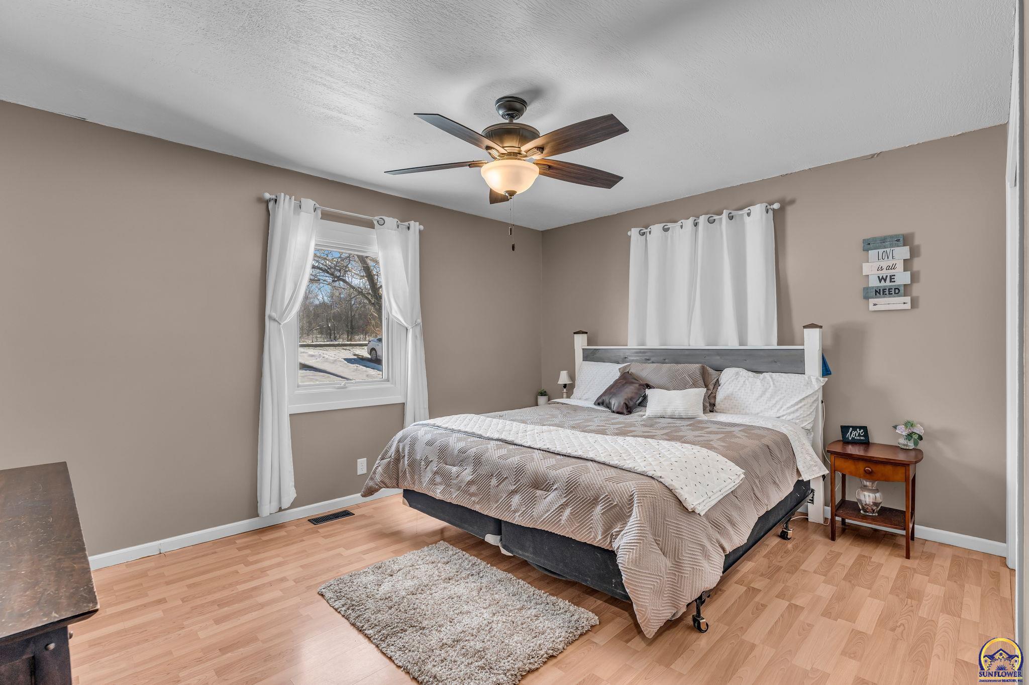 5011 Northwest Brickyard Road Topeka, KS 66618 - Photo 8 of 21