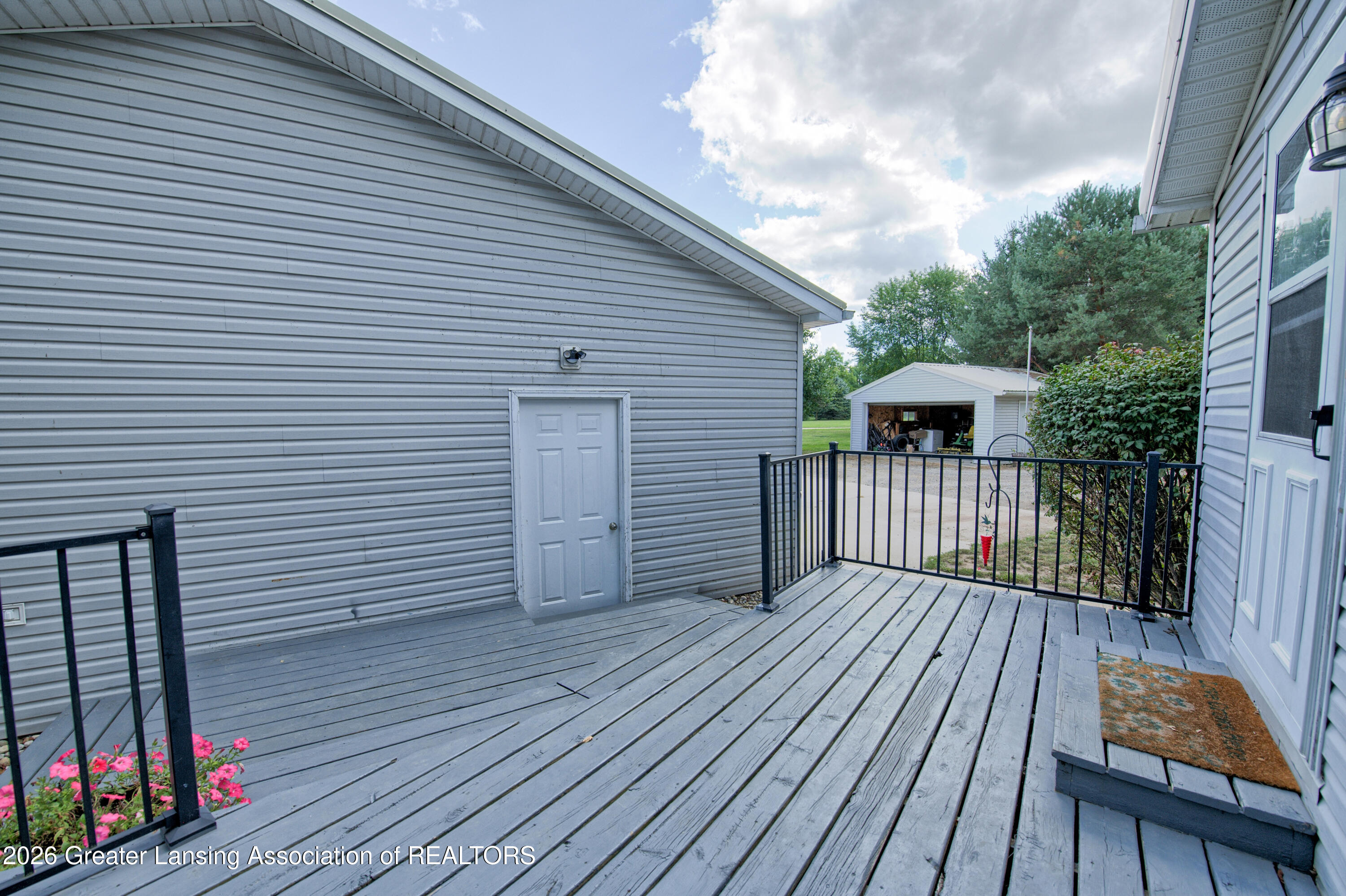 4065 South Lyons Road Lyons, MI 48851 - Photo 38 of 58 Side deck