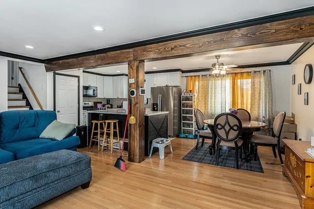 $259,000 | 309 Streamside Drive, Harvey, IL 60426