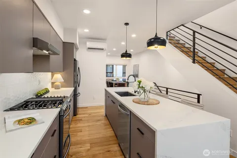 $809,950 | 9709 Roosevelt Way Northeast, Unit A, Seattle, WA 98115