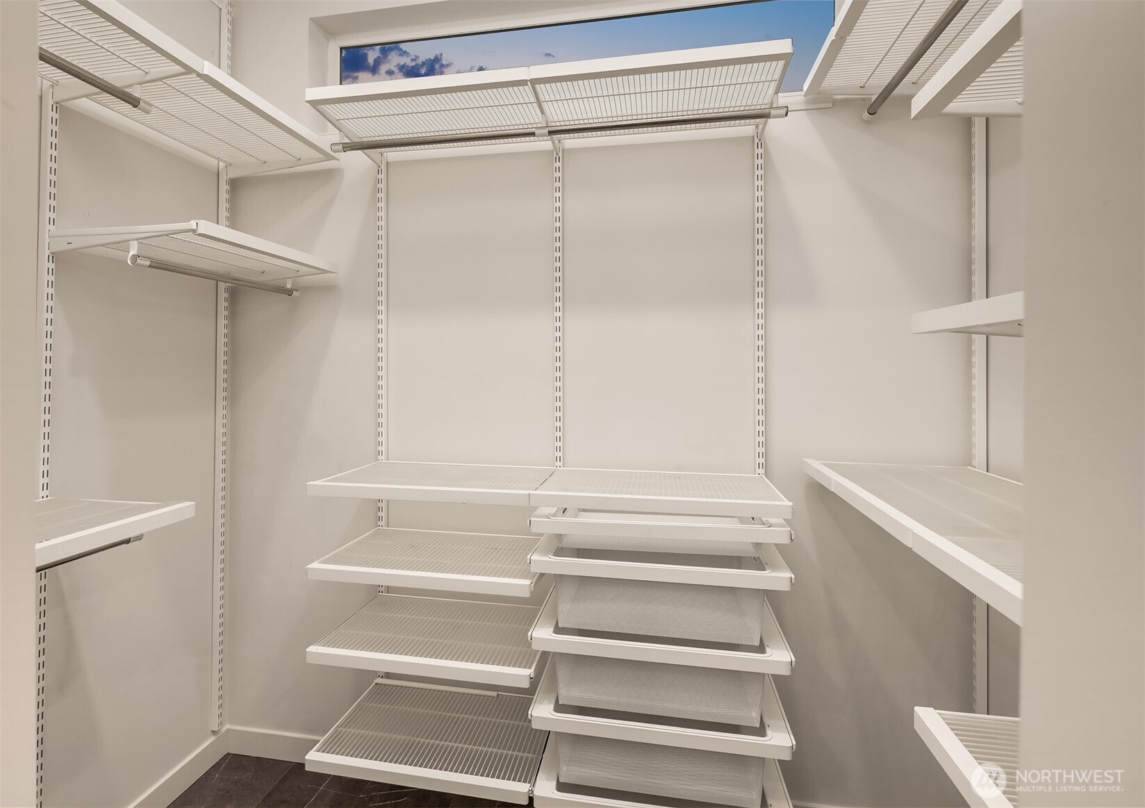 9709 Roosevelt Way Northeast, Unit A Seattle, WA 98115 - Photo 25 of 36