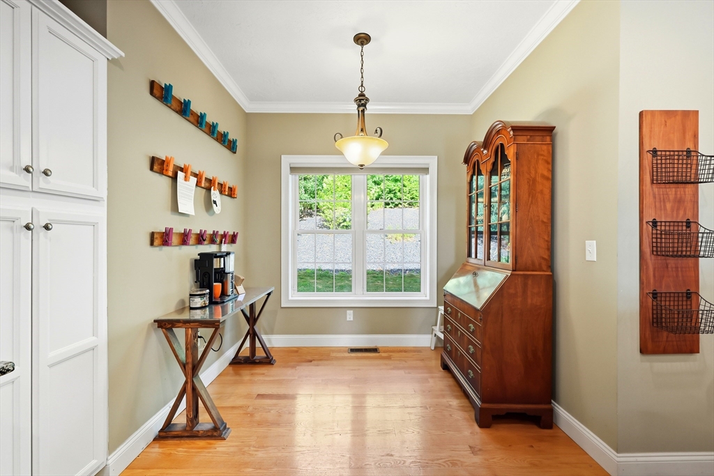 34 Bissonnette Circle Southampton, MA 01073 - Photo 7 of 42