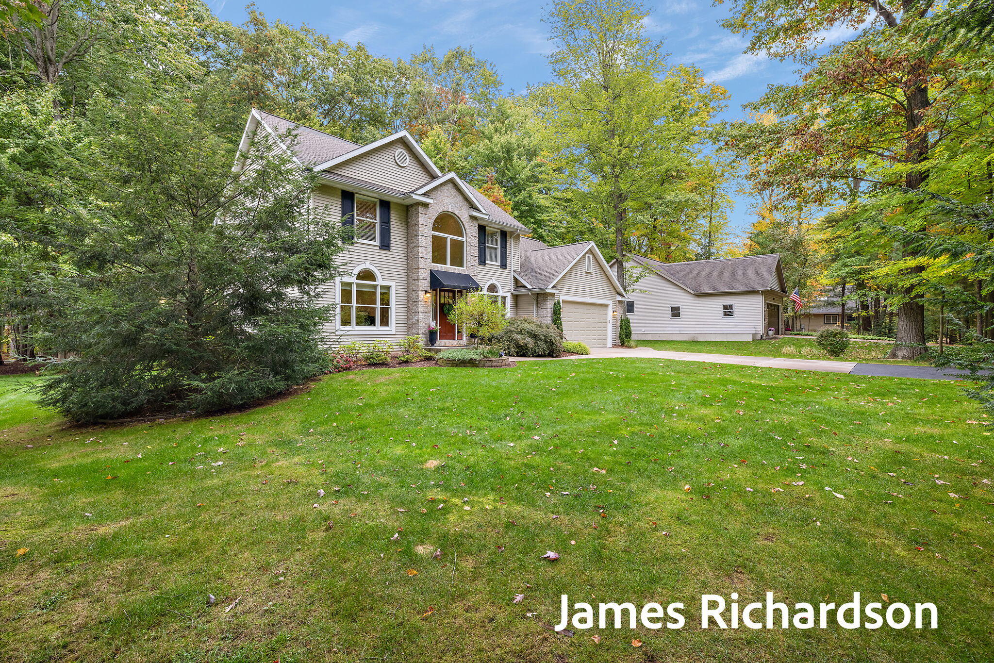 19053 North Fruitport Road Spring Lake, MI 49456 - Photo 2 of 88 91-web-or-mls-2R9A2499