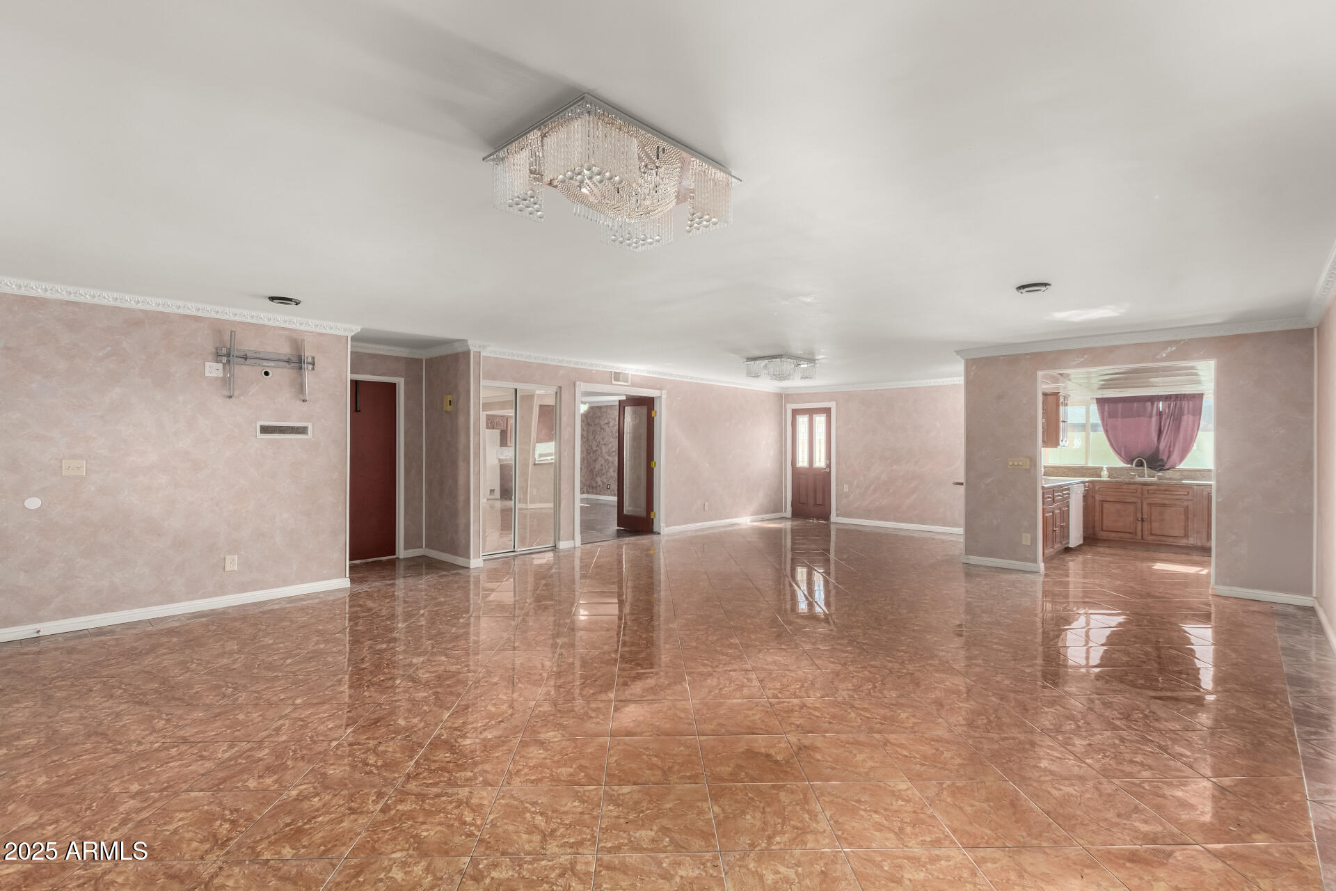 3135 West Echo Lane Phoenix, AZ 85051 - Photo 5 of 22 09-Echo