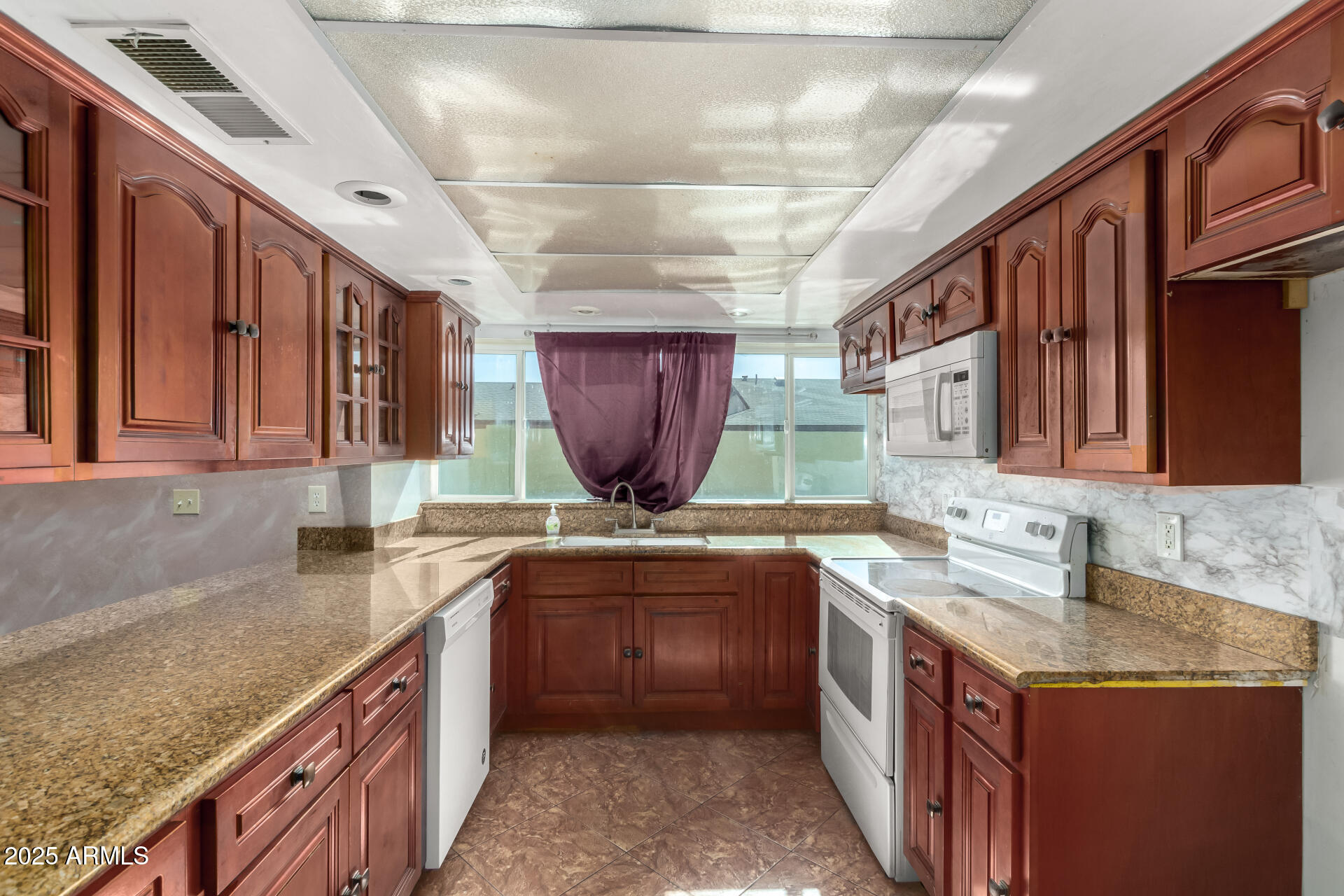 3135 West Echo Lane Phoenix, AZ 85051 - Photo 6 of 22 10-Echo