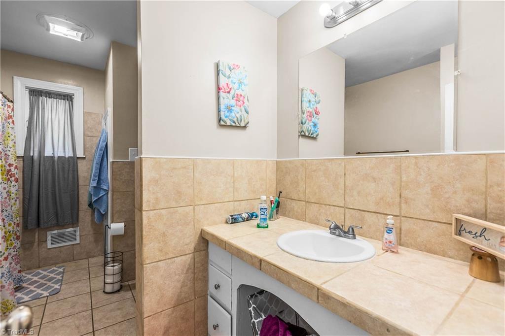 3637 Carver School Road Winston-Salem, NC 27105 - Photo 11 of 16