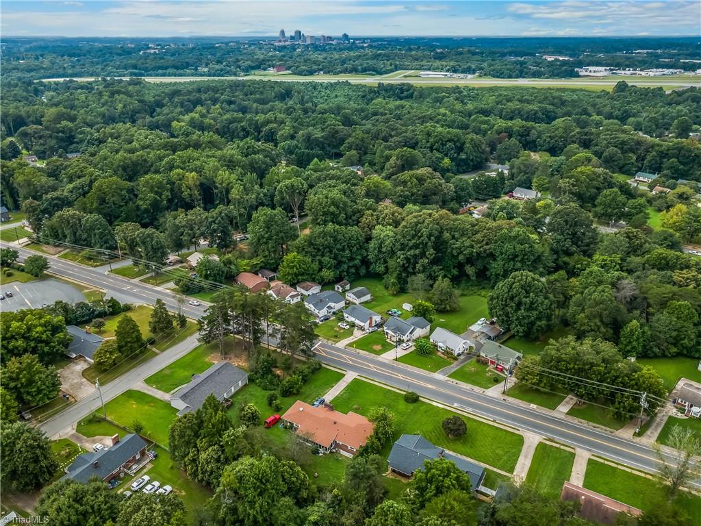 3637 Carver School Road Winston-Salem, NC 27105 - Photo 4 of 16