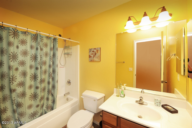 34635 West Teel Road Stanfield, AZ 85172 - Photo 18 of 32 Guest Bathroom
