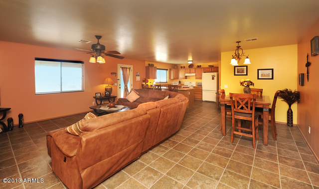 34635 West Teel Road Stanfield, AZ 85172 - Photo 8 of 32 Great Room 2