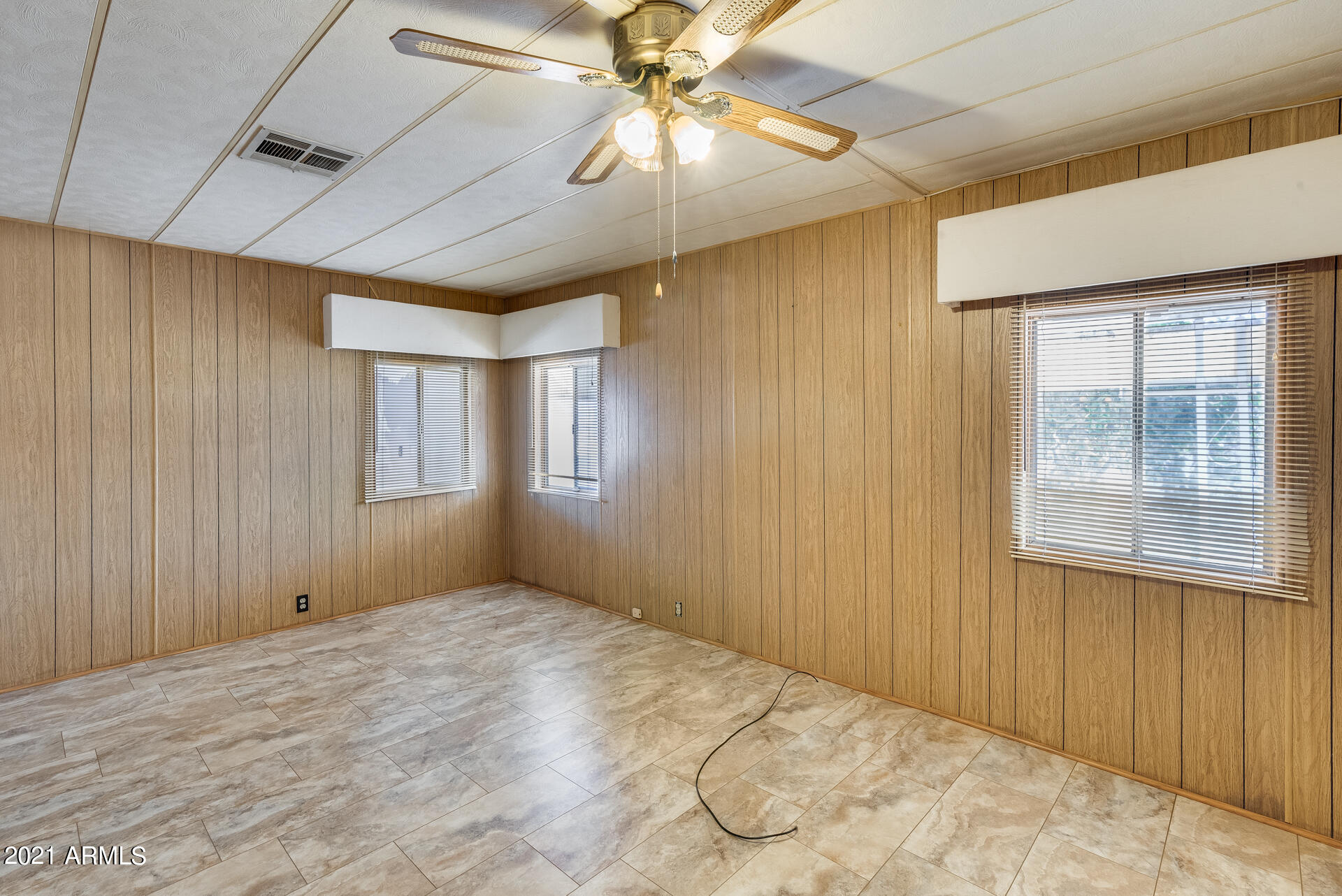 6617 West Hatcher Road Glendale, AZ 85302 - Photo 12 of 30 20