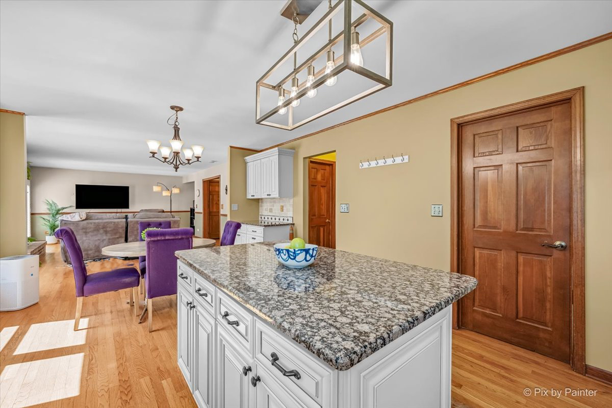 265 Moders Road Cary, IL 60013 - Photo 10 of 41
