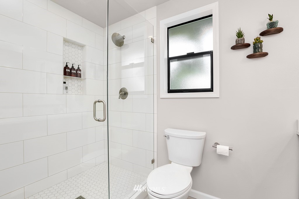2428 184th Place Southeast Bothell, WA 98012 - Photo 17 of 24 Gallery Image 17