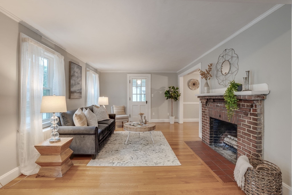 16 Fairmount Road Reading, MA 01867 - Photo 4 of 25 Gallery Image 4