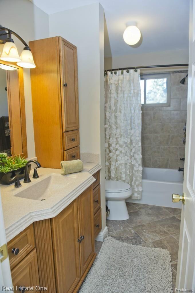 11862 Stoney Ridge Road Brighton, MI 48114 - Photo 22 of 37 LMS_0631.jpg